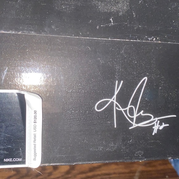 Nike Sz 10 Kyrie Irving 2 basketball shoes. Black/metallic silver. great shape! - Picture 8 of 8